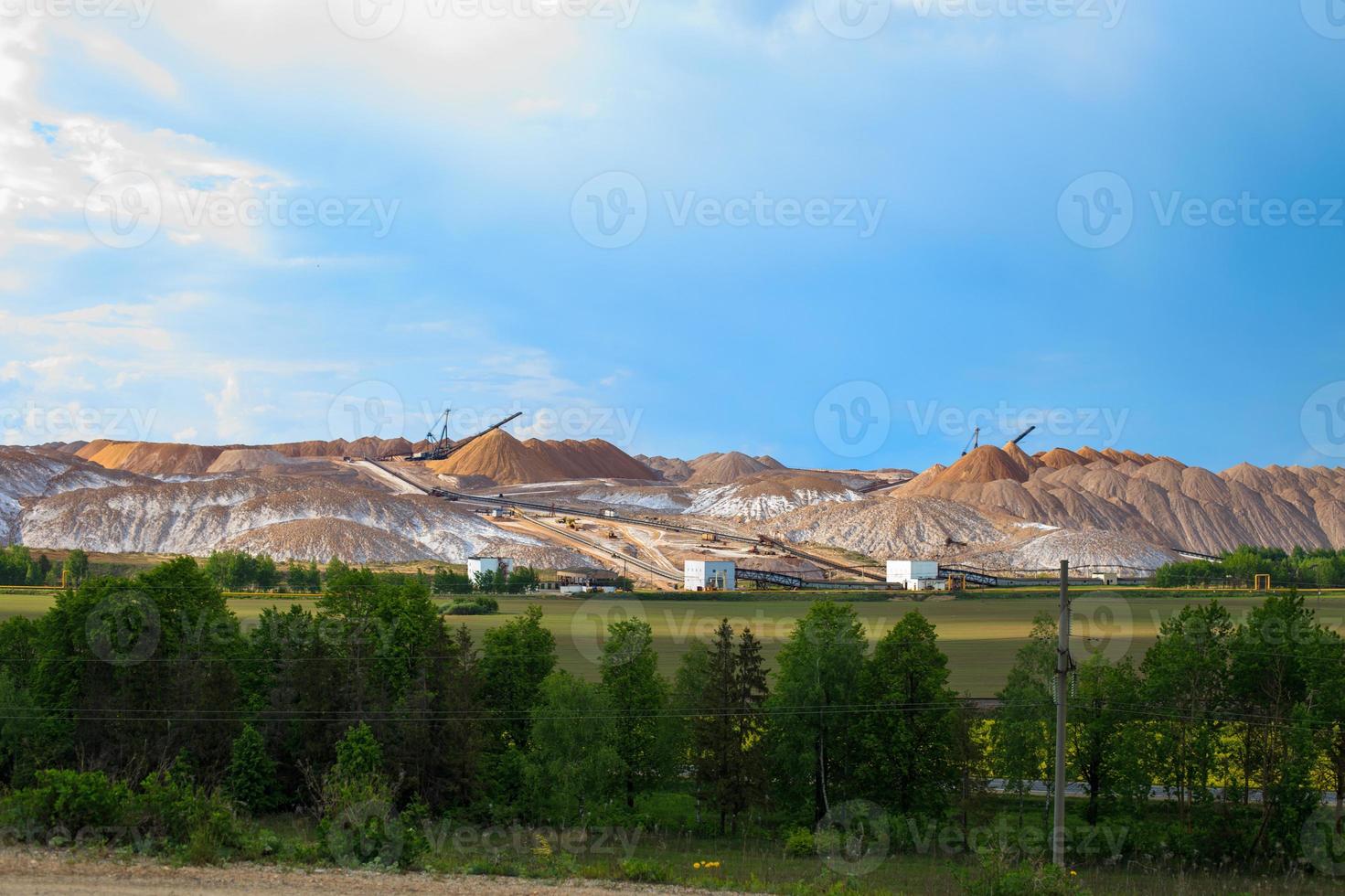 soligorsk montagne. potassa pianta. potassa montagne vicino soligorsk città foto