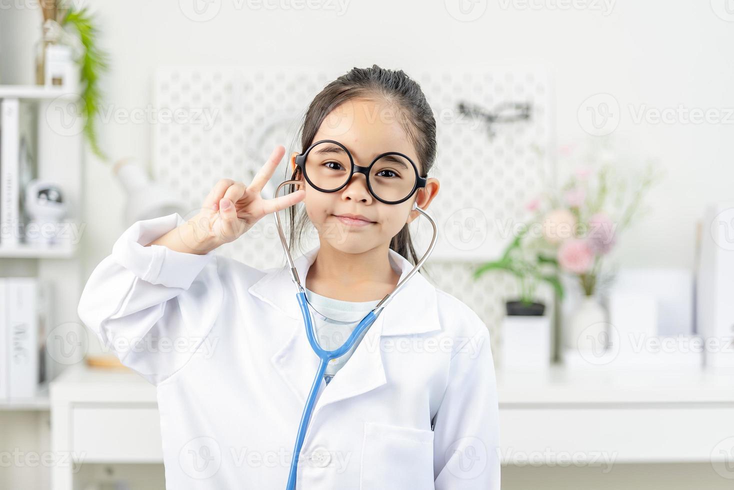 inteligente medico poco ragazza foto