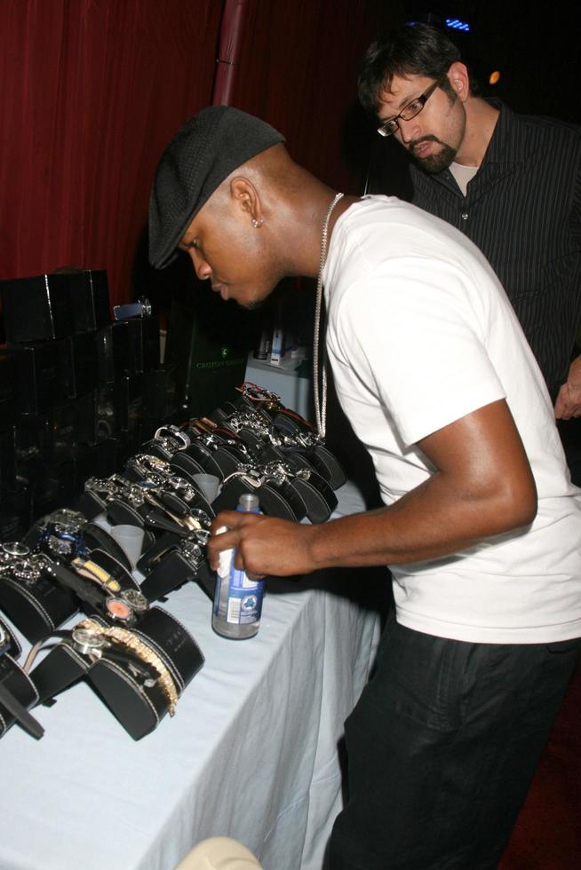 neyo a il scommessa premi GB regalare sala al di fuori il santuario auditorium nel los angeles circa a giugno 22 20082008 foto