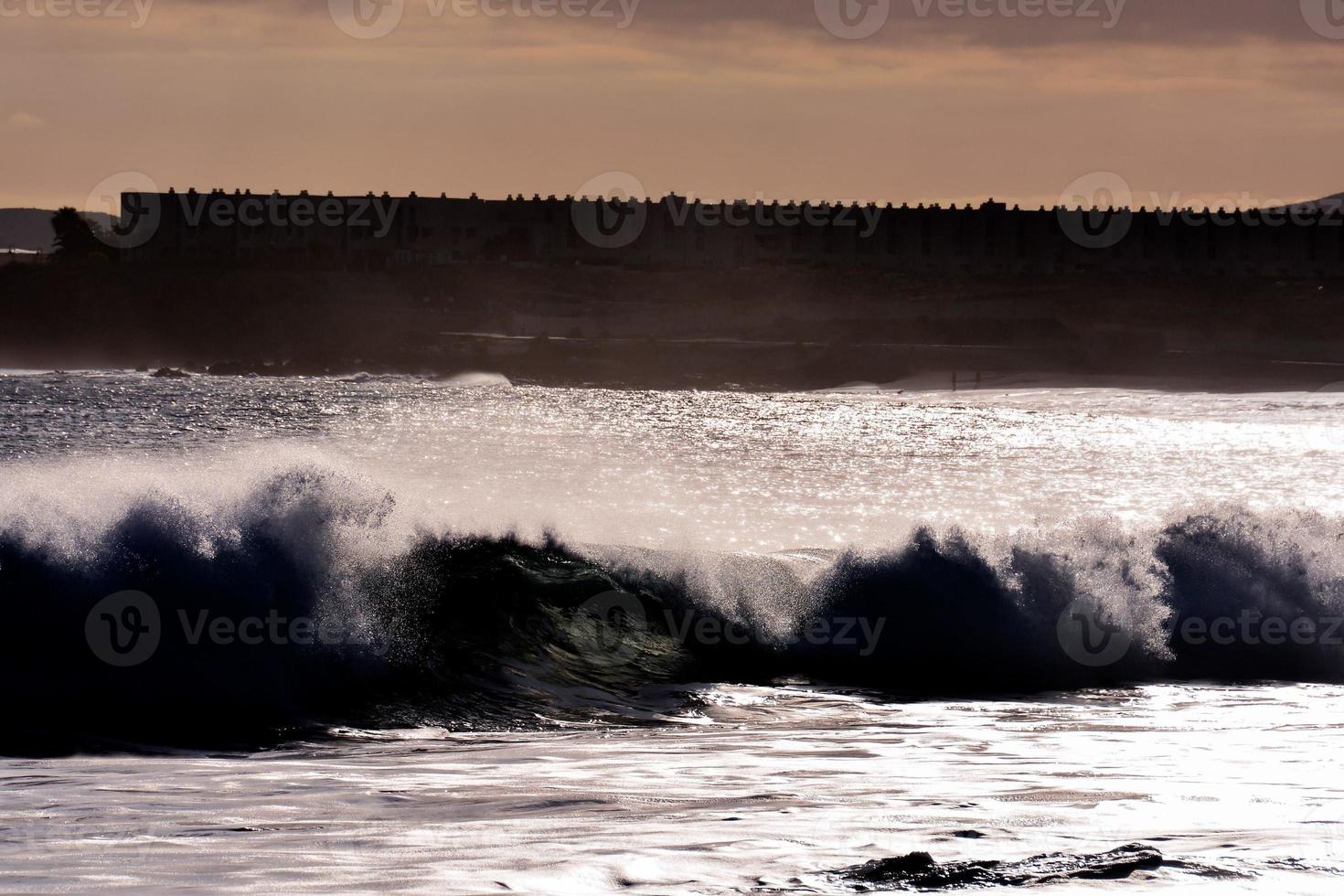 enorme mare onde foto