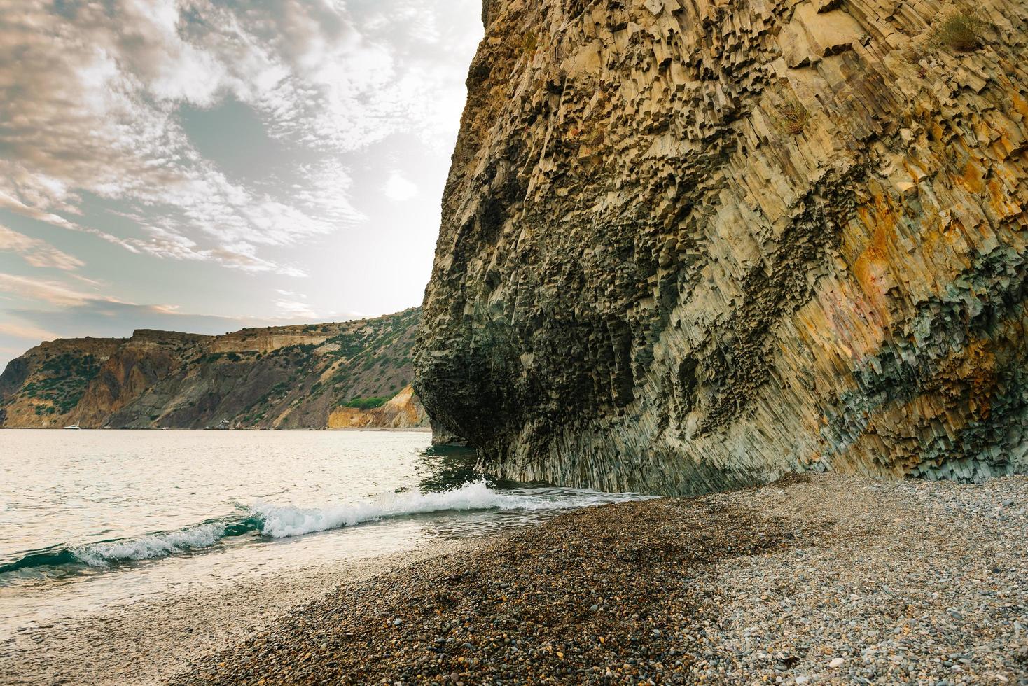 le montagne di Capo Fiolent in Crimea foto