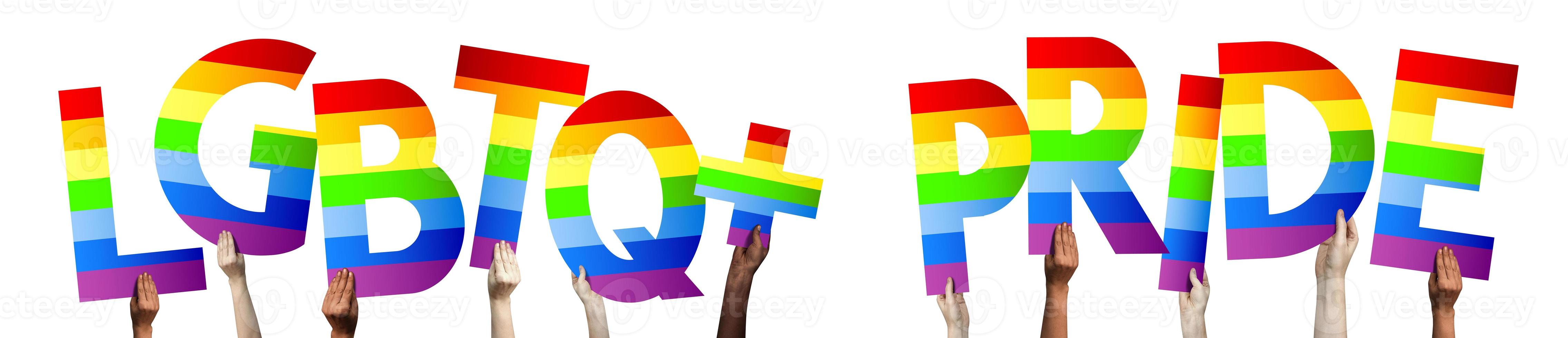 LGBTQ bandiera - umano mani Tenere colorato lettere foto