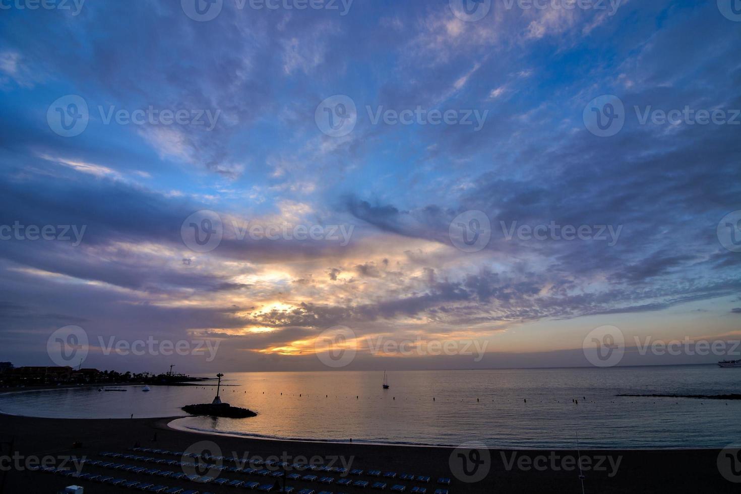 tramonto sul mare foto