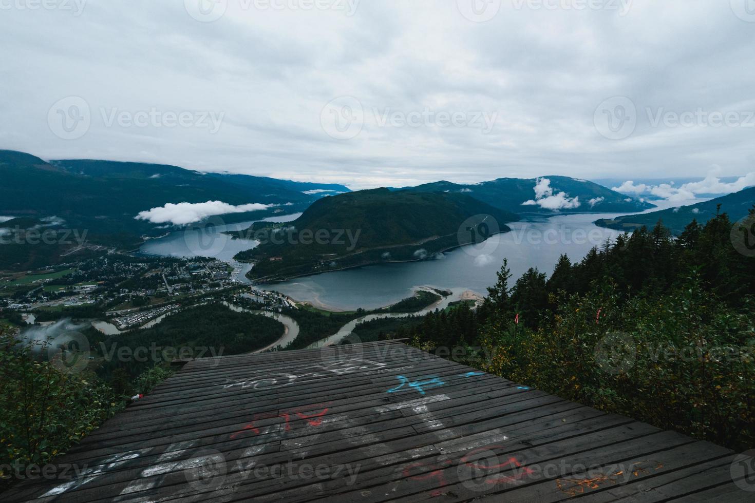 sicamo attenzione su un' nuvoloso autunno giorno nel Canada foto