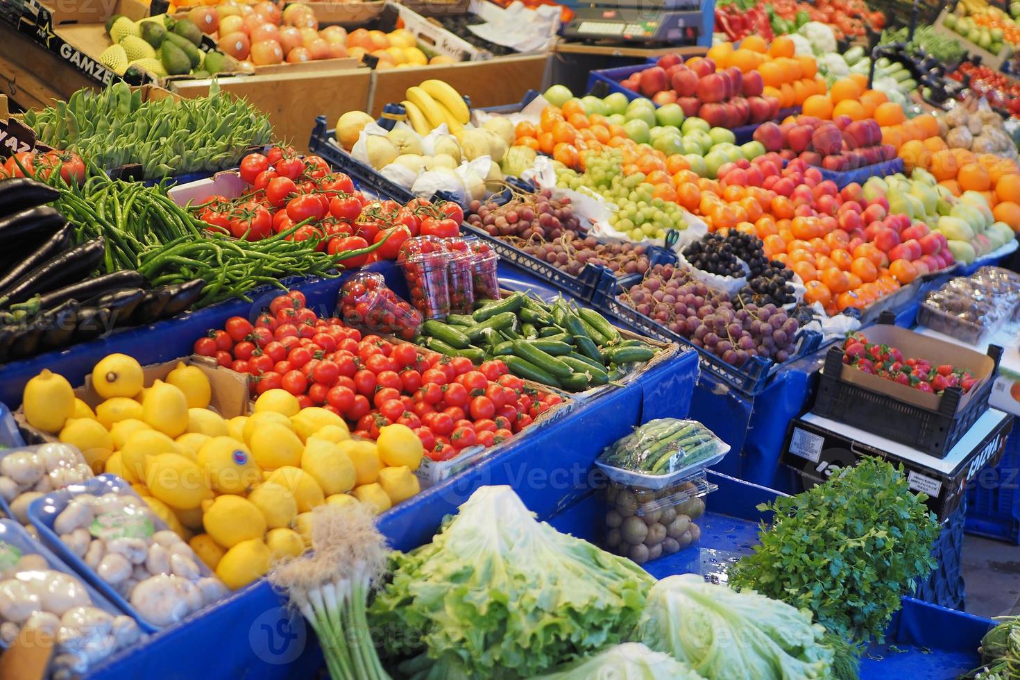 fresco verdure vendita nel un' super negozio nel tacchino . foto