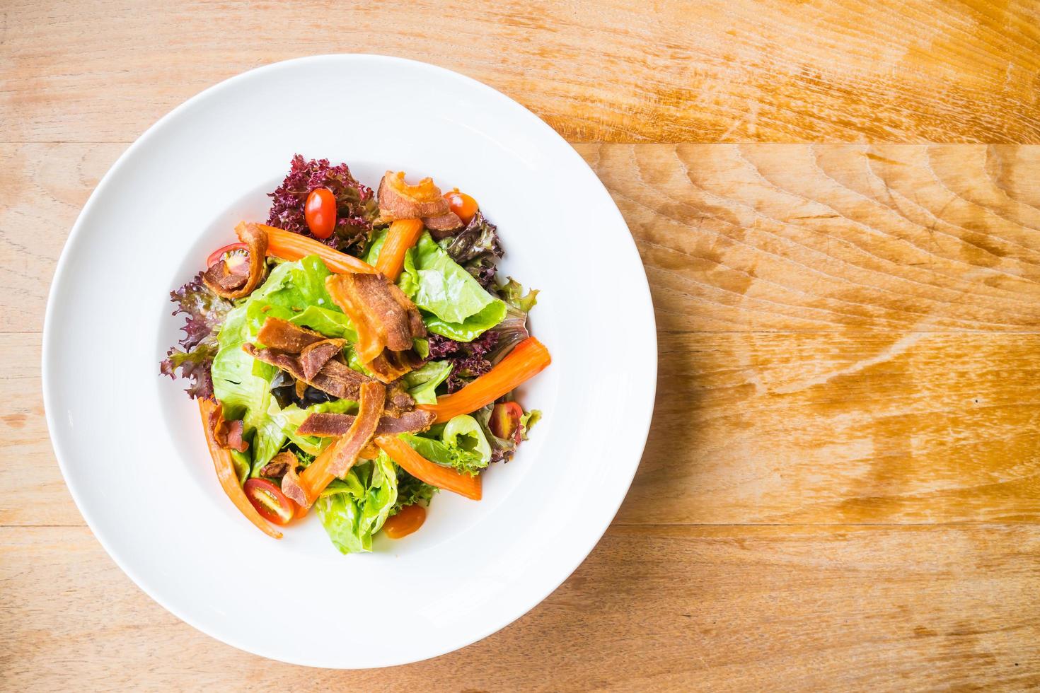 insalata di bastoncini di granchio foto