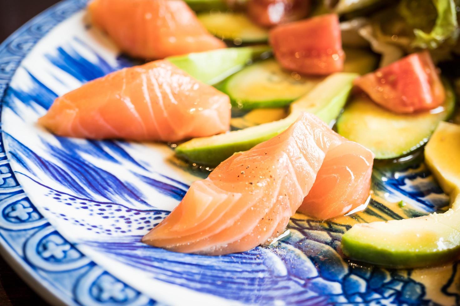 insalata di avocado al salmone foto