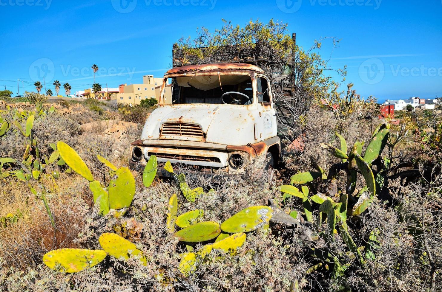 arrugginito vecchio camion foto