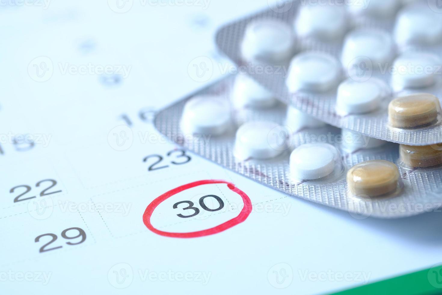 pillola anticoncezionale e calendario foto