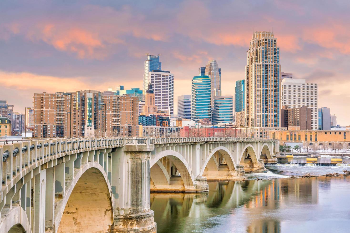 Minneapolis skyline del centro nel Minnesota, Stati Uniti d'America foto