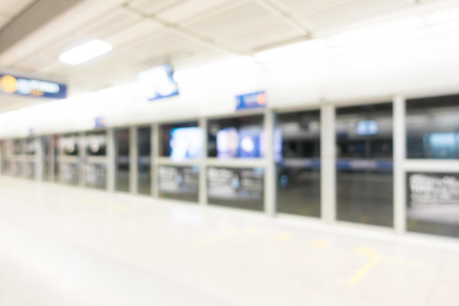 stazione della metropolitana di sfocatura astratta foto