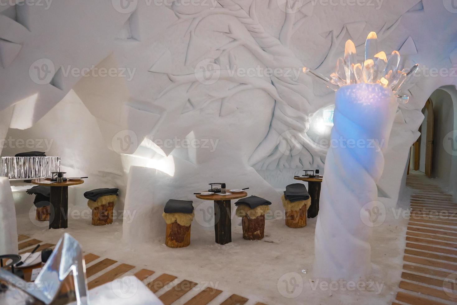 il iglu dorf interno Hotel - un' ristorante e bar nel un iglù su il gornergrat piste. Zermatt, Svizzera. ghiaccio fatto Hotel nel Svizzera. foto