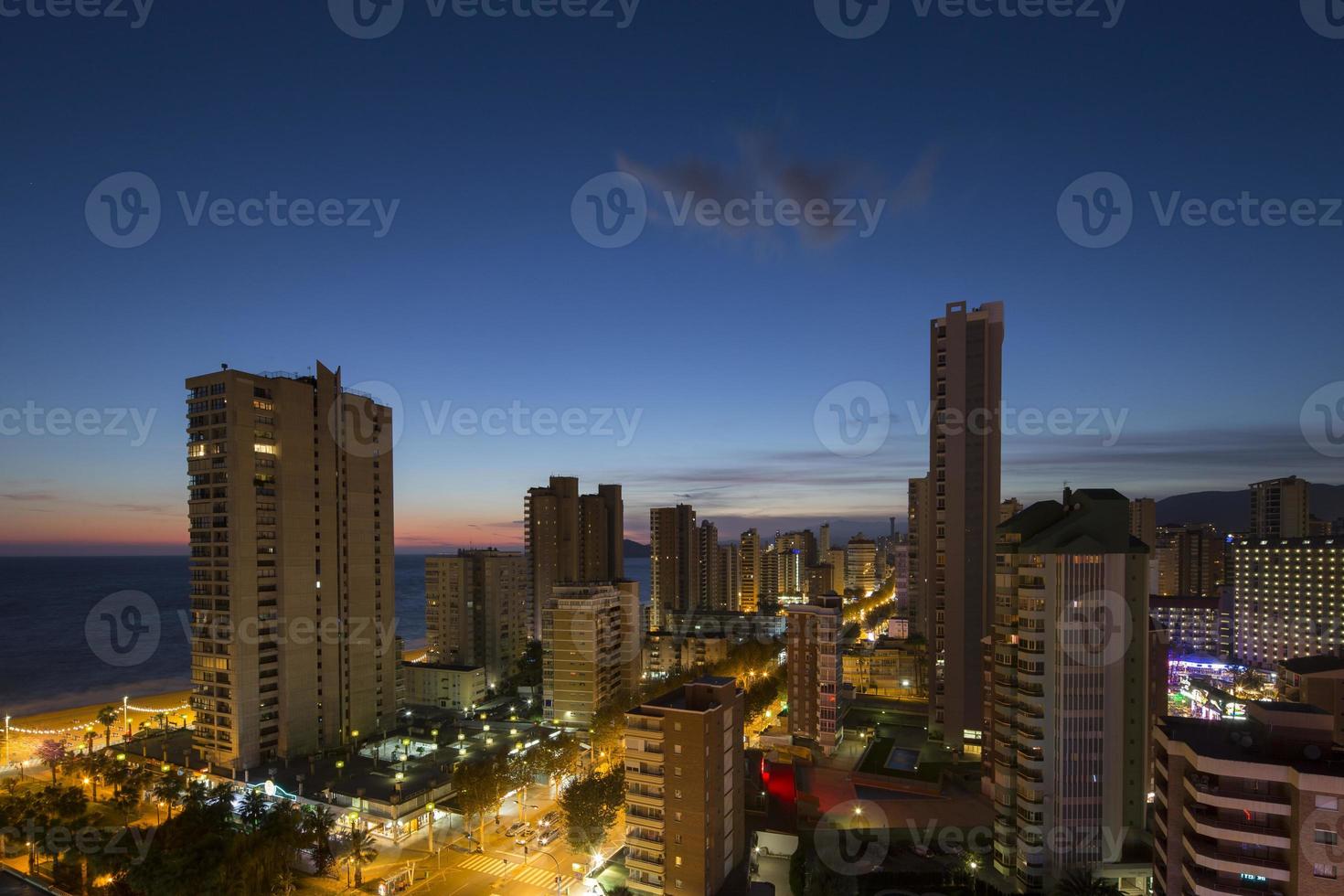 il costa e alto salire orizzonte di benidorm foto