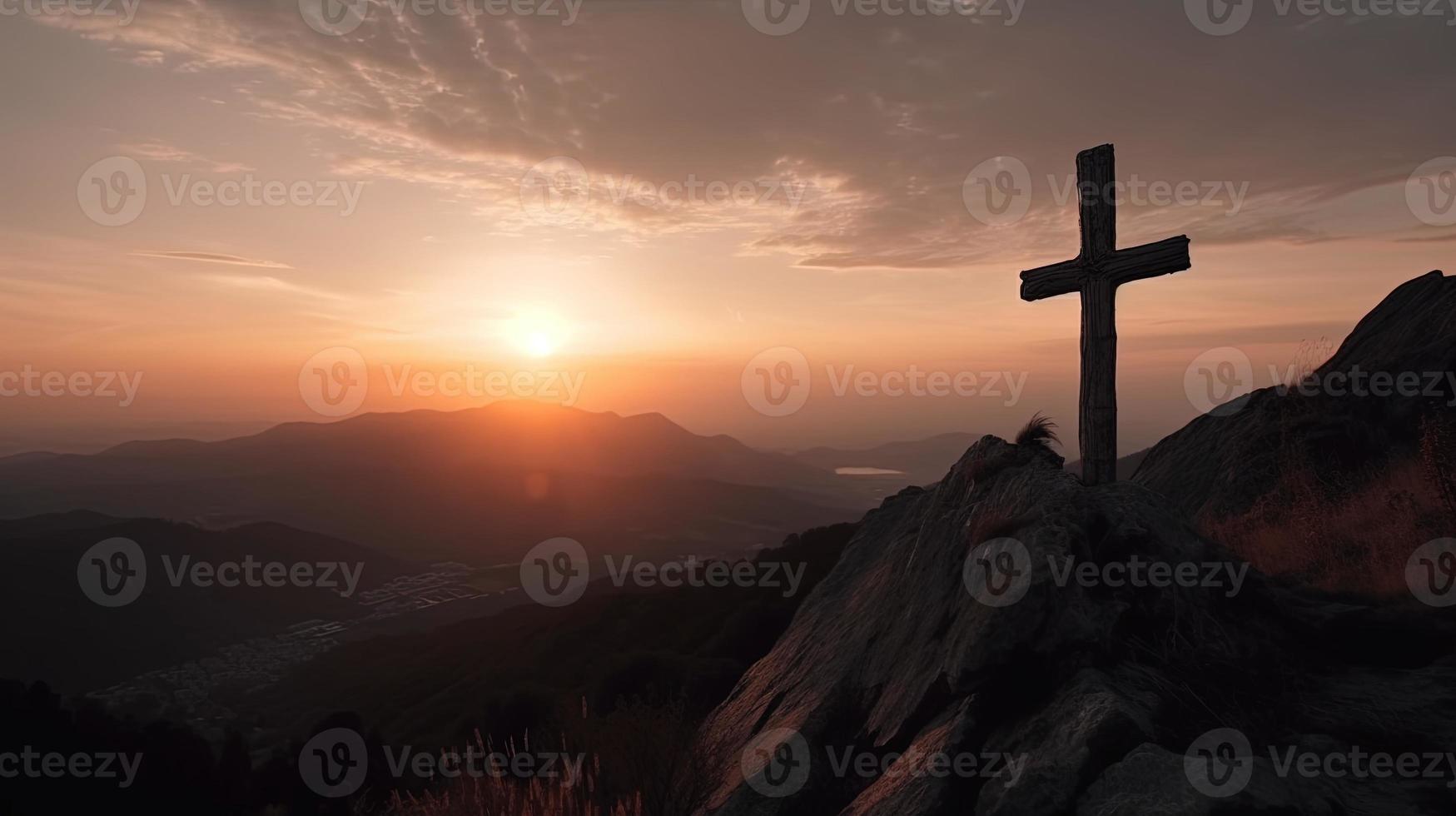 montagna maestà artistico silhouette di crocifisso attraversare contro tramonto cielo foto