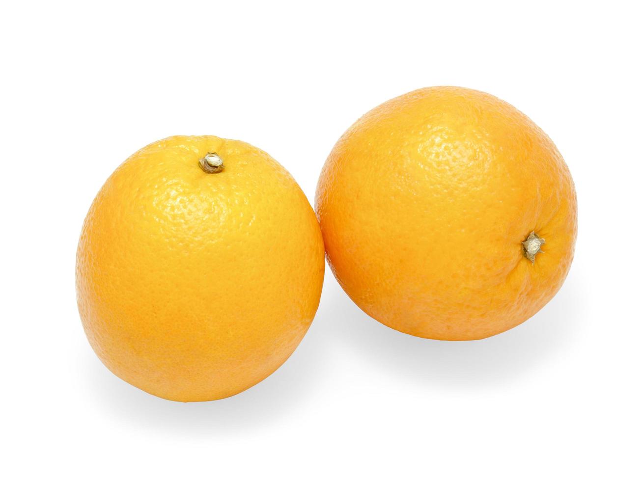 arance fresche isolate su uno sfondo bianco foto