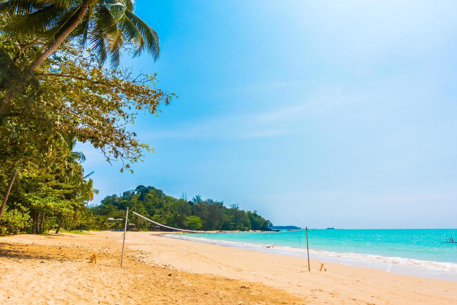 bellissima spiaggia tropicale e mare foto