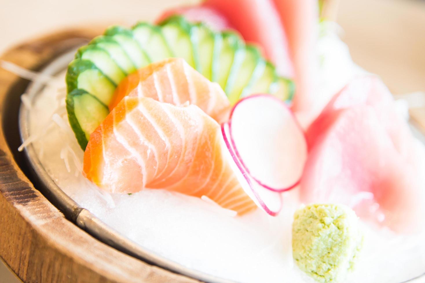 pesce fresco sashimi foto