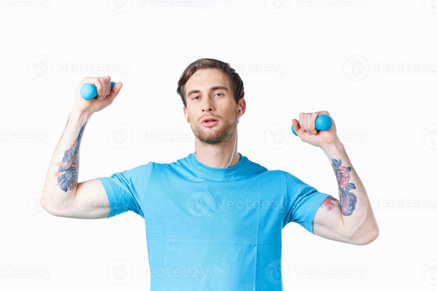 gli sport uomo nel maglietta allenarsi fitness Palestra foto