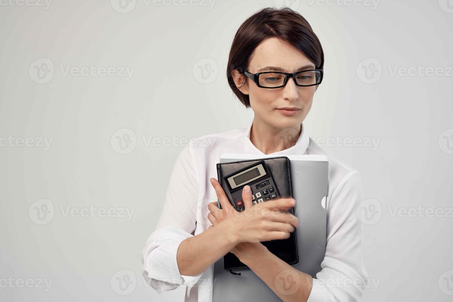 femmina manager documenti professionale lavoro leggero sfondo foto
