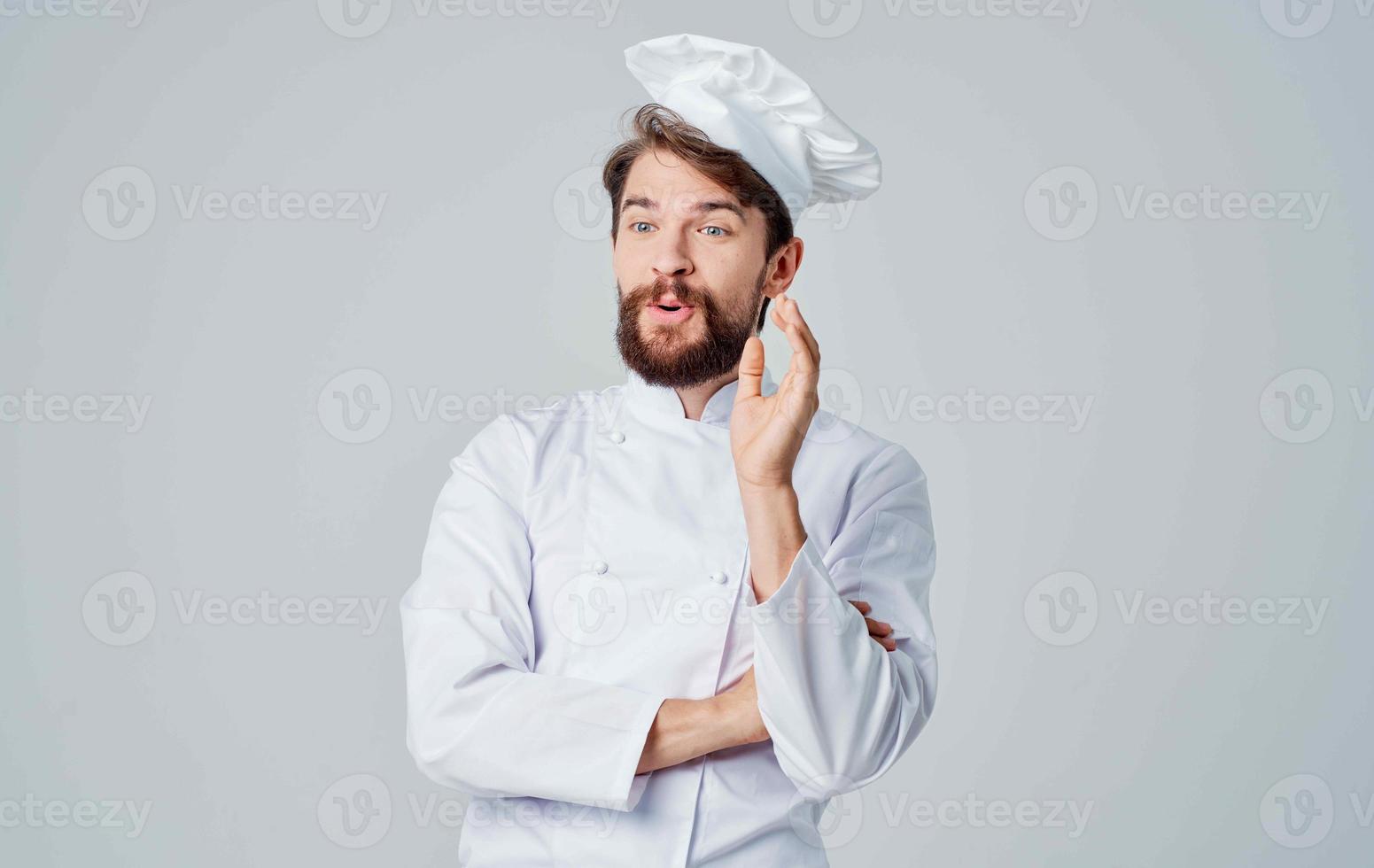 maschio capocuoco cucinando cibo servizio professionale ristorante foto