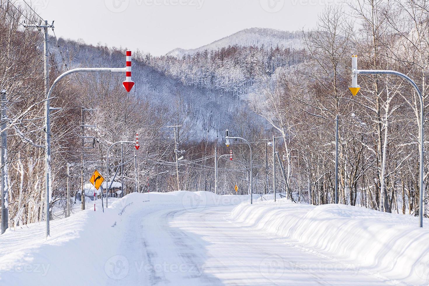 polvere neve su un' strada nel Sapporo, hokkaido Giappone foto