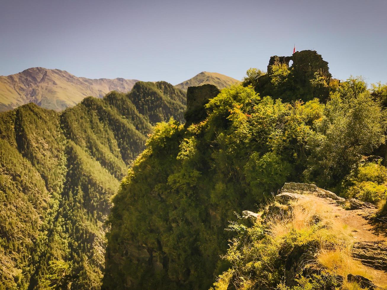 paesaggio nella regione tusheti della georgia foto