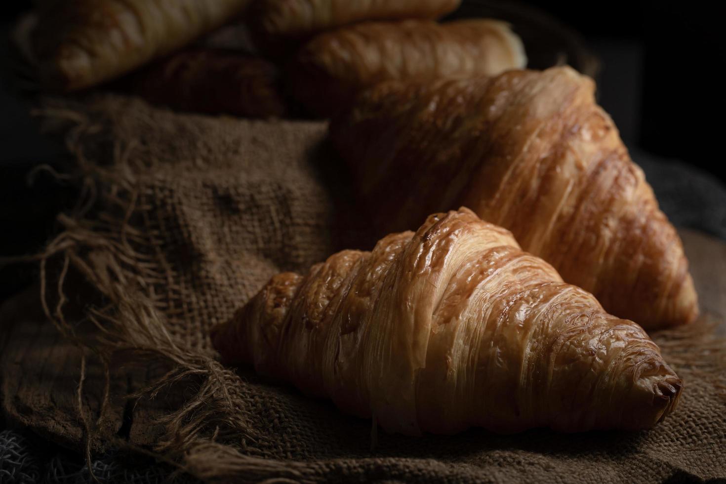 cornetti appena sfornati foto