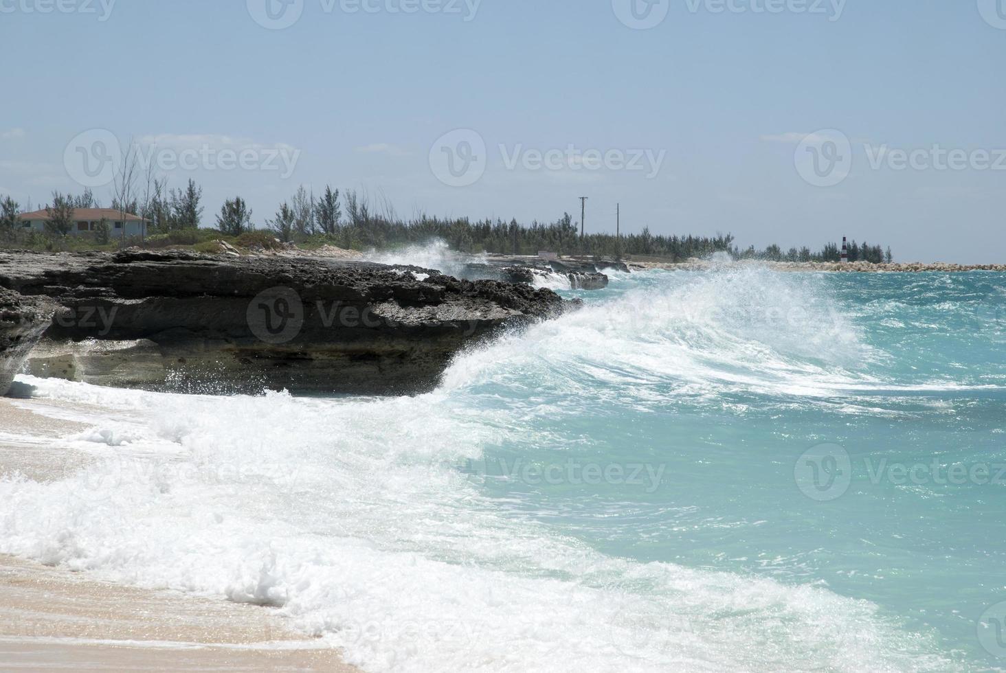 mille dollari bahama isola spiaggia e onde foto