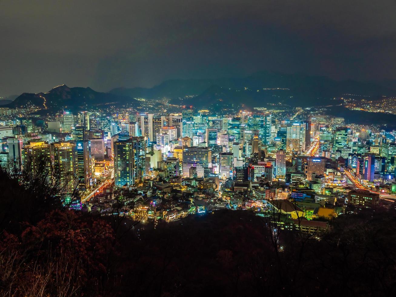 Seoul City di notte, Corea del Sud foto