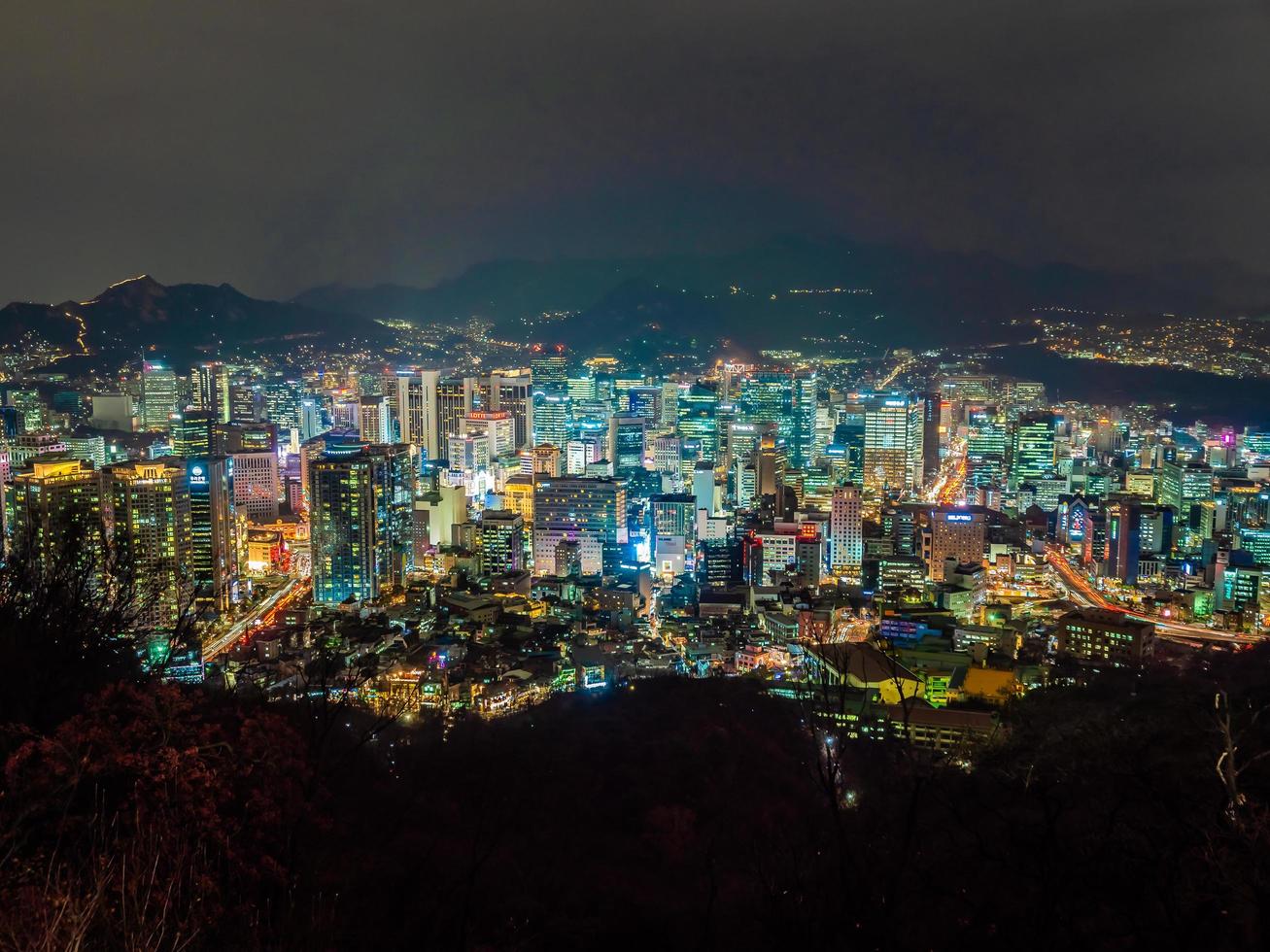 Seoul City di notte, Corea del Sud foto