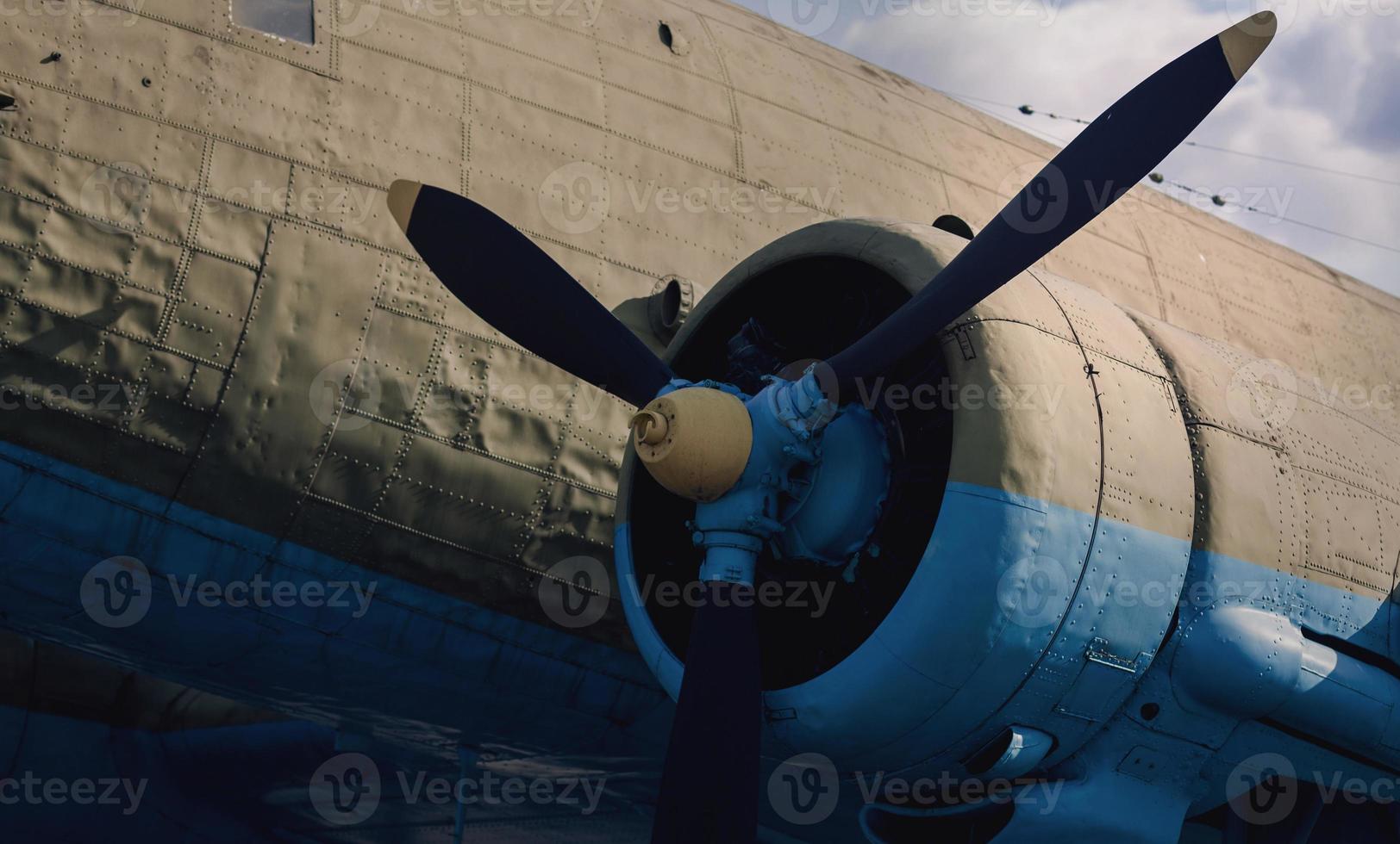 vecchia elica di aeroplano obsoleta foto