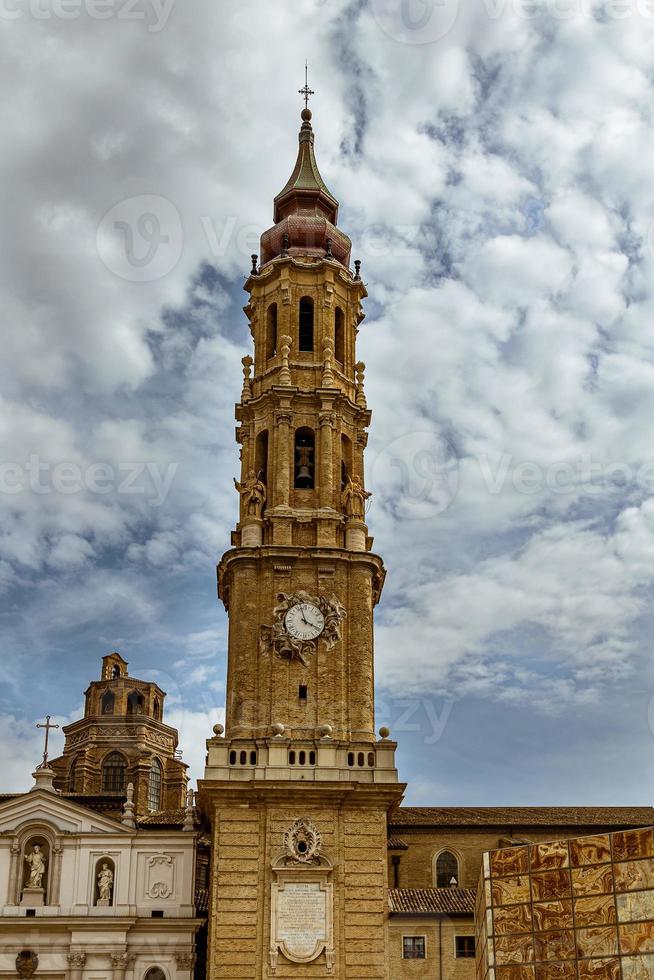 paesaggio nuestra senora del Pilar Cattedrale basilica contro il cielo foto