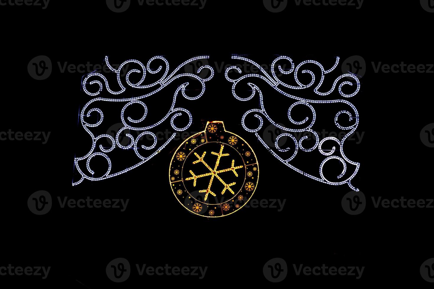 leggero ornamento decorativo sfondo su nero notte sfondo foto