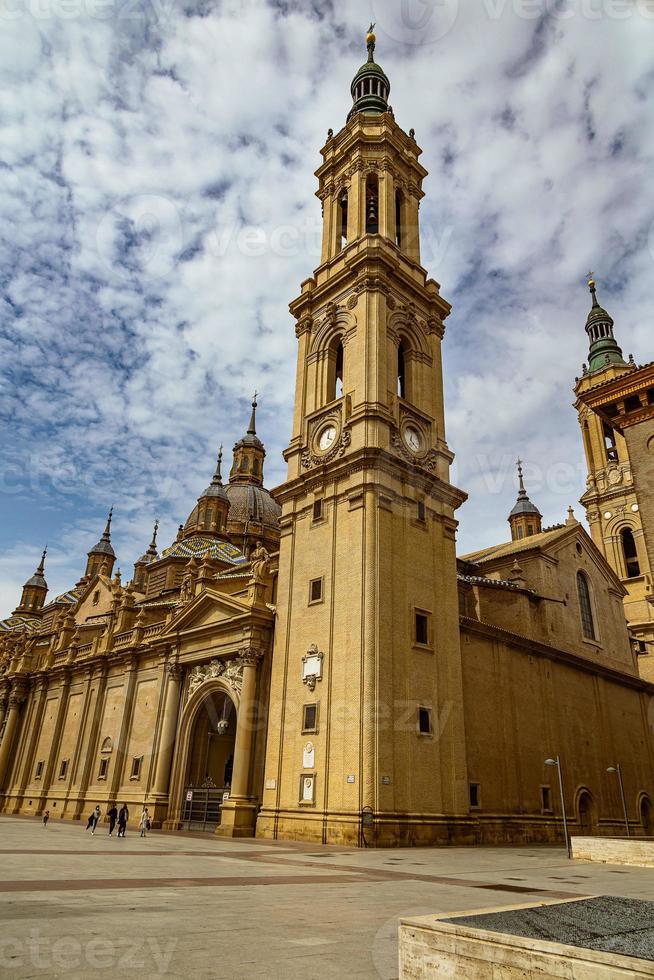 paesaggio nuestra senora del Pilar Cattedrale basilica contro il cielo foto