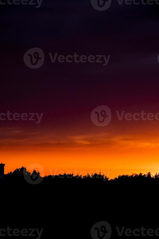 arancia estate cielo con nuvole durante tramonto foto