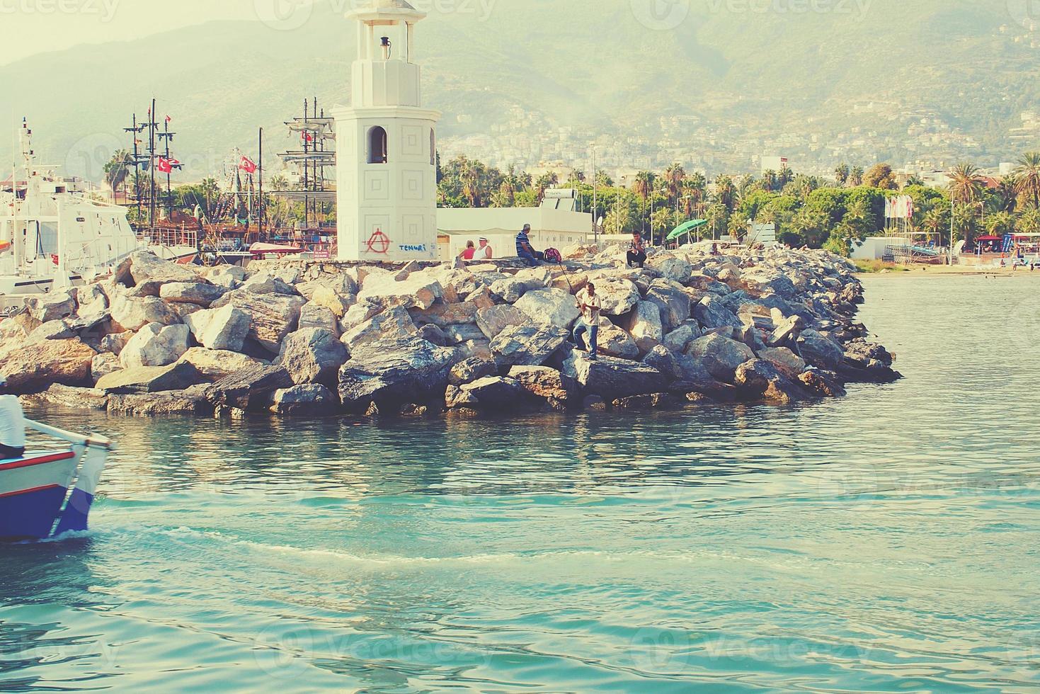 originale paesaggio di il porta e città di alanya nel tacchino a partire dal il mare foto