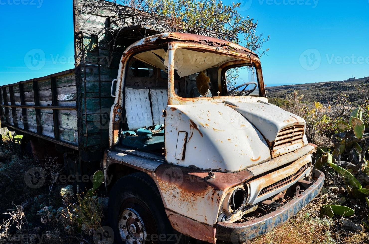 arrugginito abbandonato camion foto