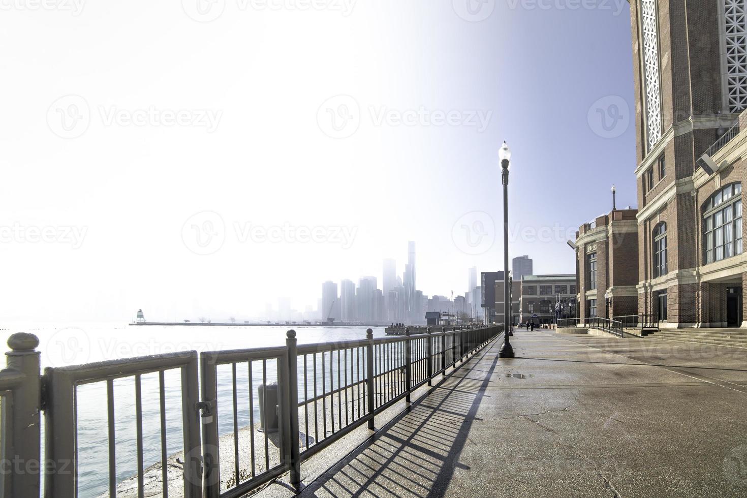 il passerella lungo Marina Militare molo nel Chicago. foto