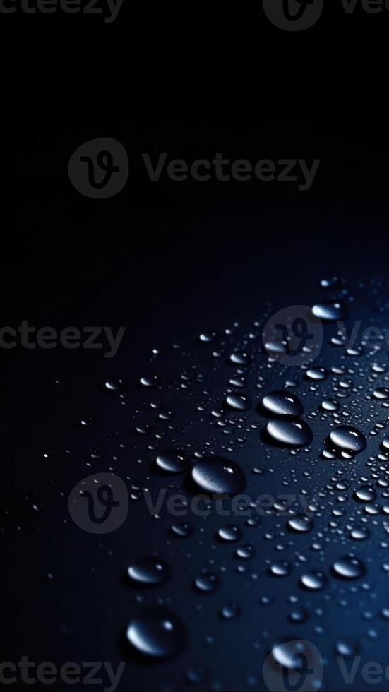 acqua gocce su buio blu sfondo foto