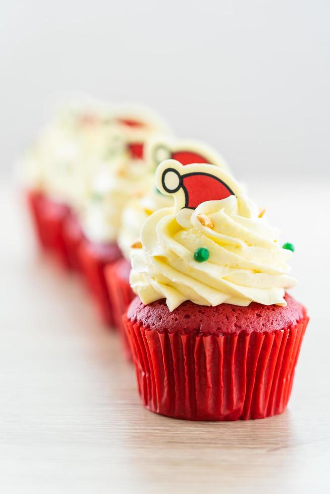 dessert dolce con velluto rosso cupcake foto