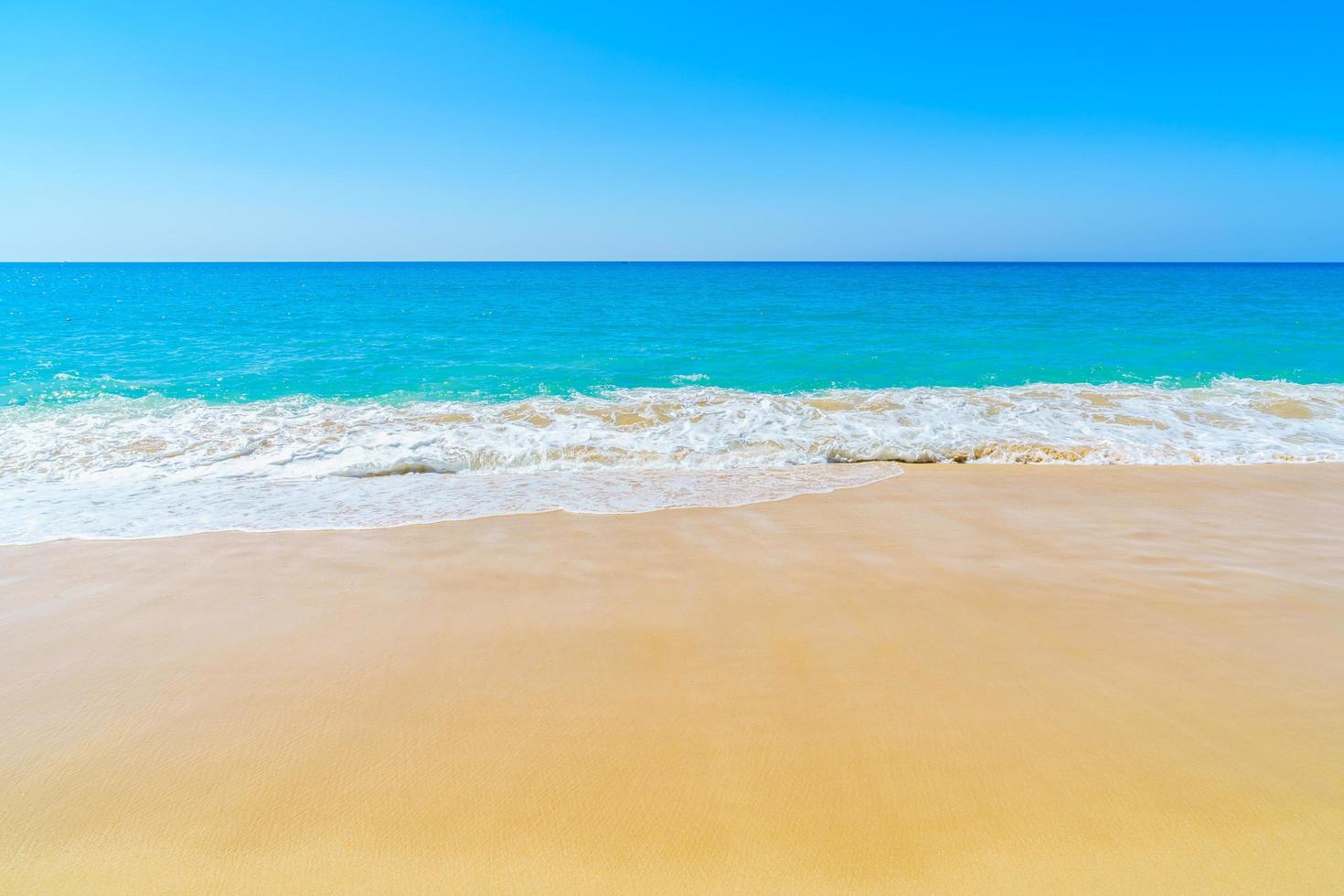 bellissima spiaggia e mare foto