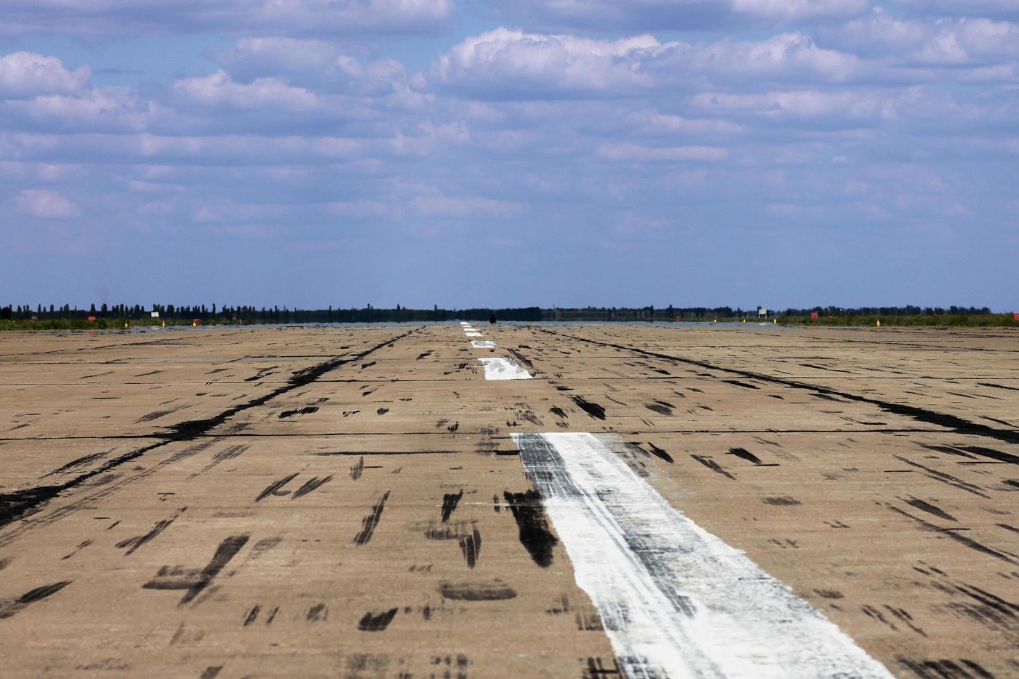 pista di decollo su aerodromo foto