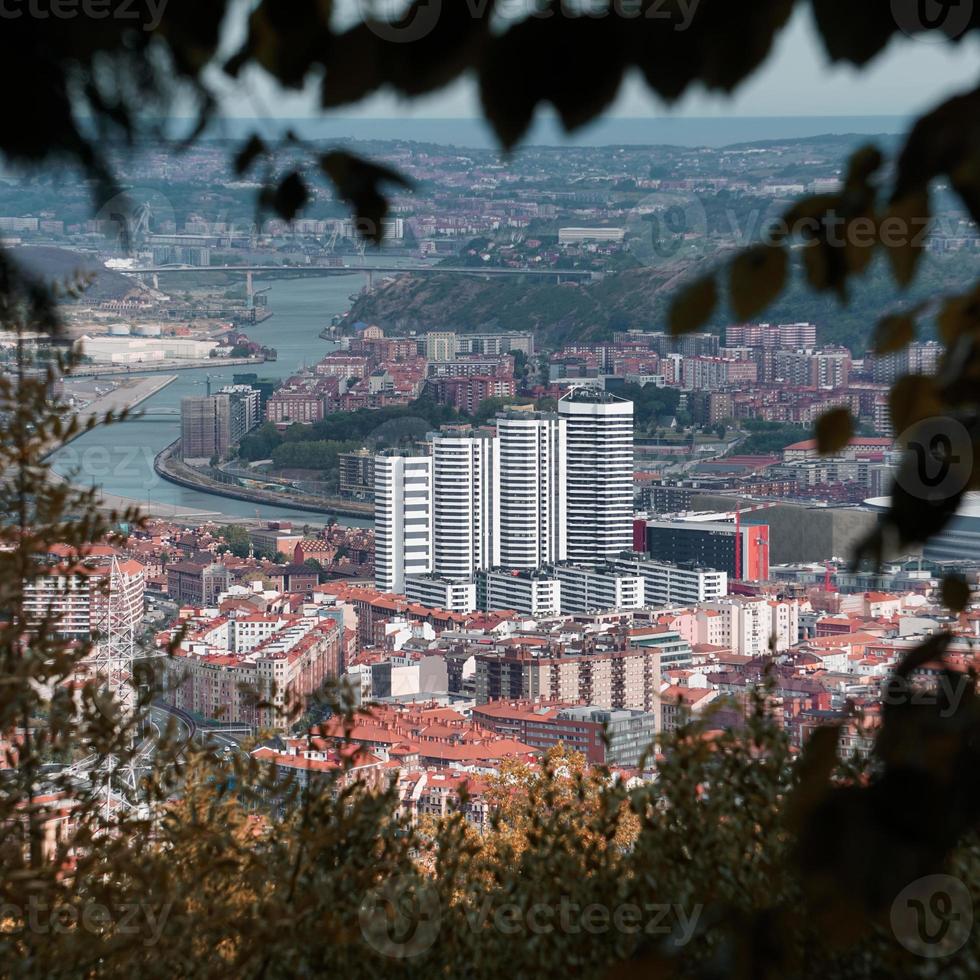 paesaggio urbano e architettura nel bilbao città, Spagna, viaggio destinazione foto