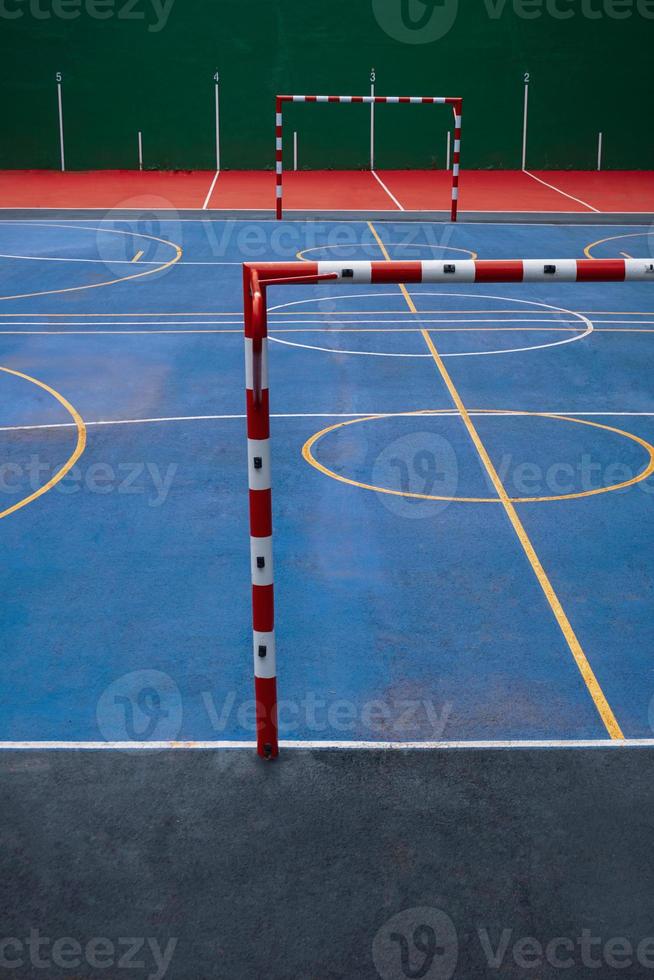 vecchia porta da calcio di strada attrezzatura sportiva foto