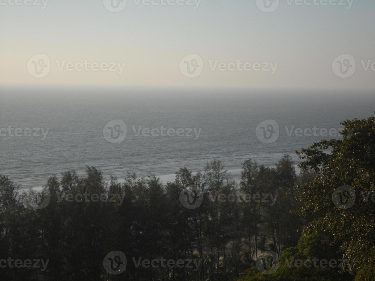 bellissimo paesaggio di il baia di Bengala di bangladesh, Visualizza a partire dal il superiore di un' collina foto