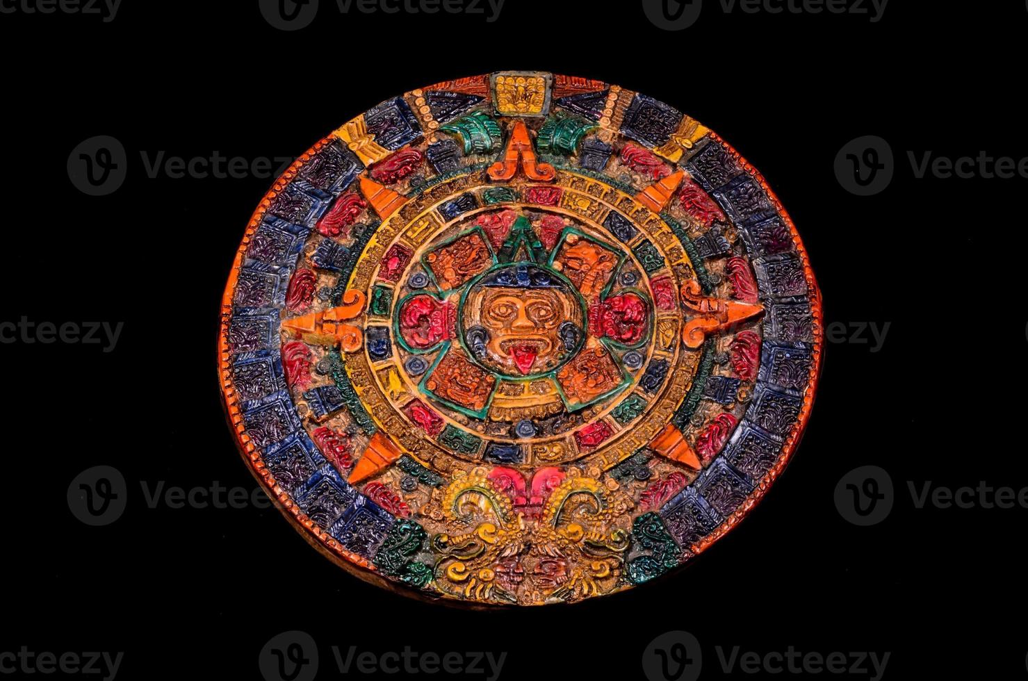 Maya calendario su buio sfondo foto