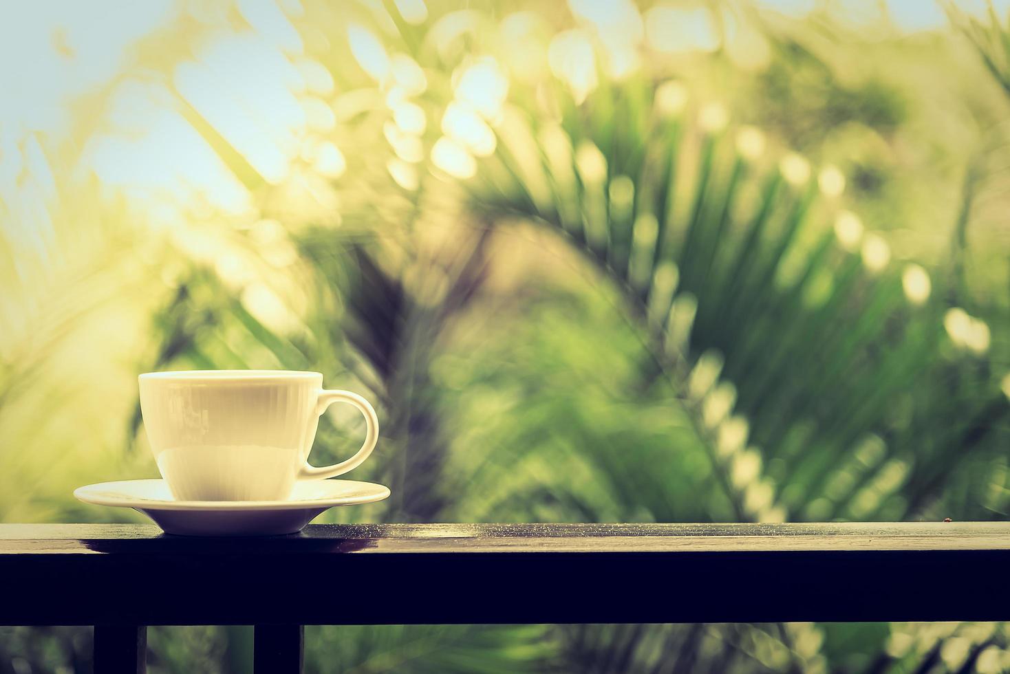 tazza di caffè all'aperto foto