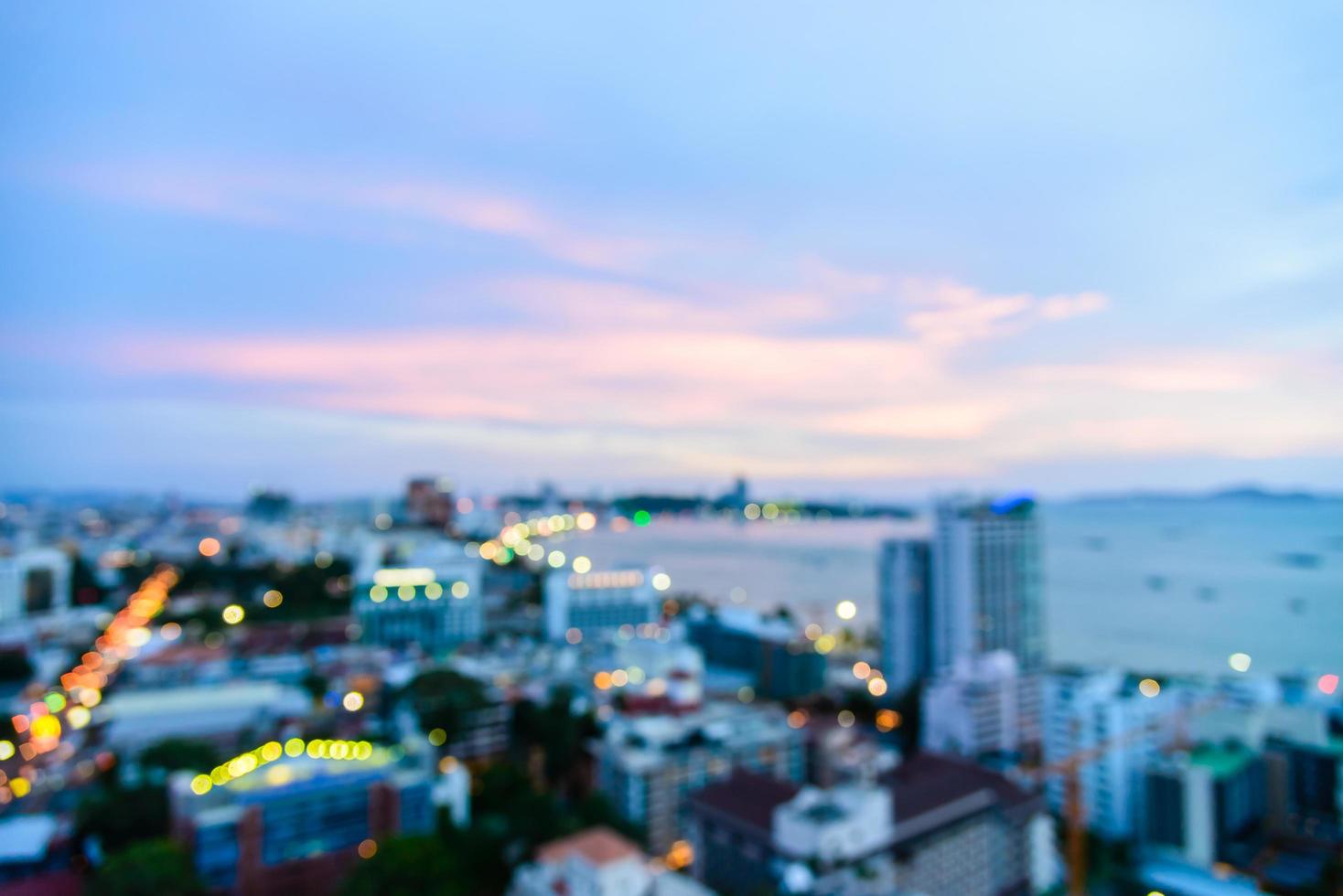 vista sfocata astratta della città di pattaya, thailandia foto