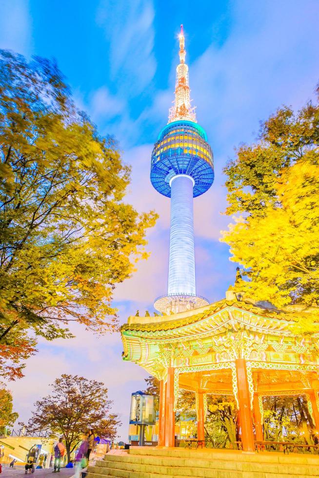 torre di seoul nella città di seoul, corea del sud foto