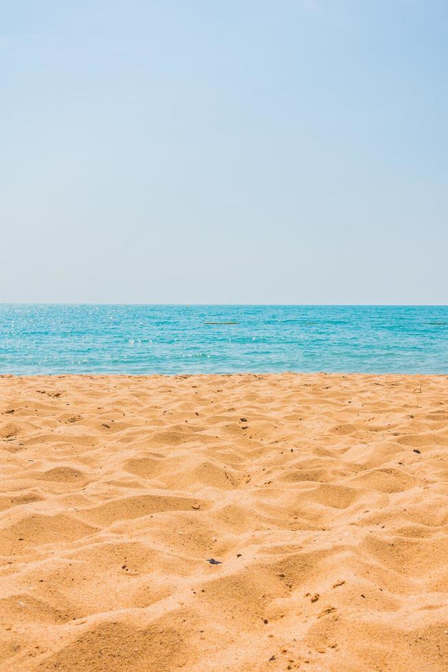 bellissima spiaggia e mare foto